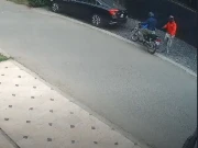 لاہور؛ ڈاکو گھر سے کروڑوں مالیت کے زیورات لے اڑے، واردات کی فوٹیج سامنے آگئی