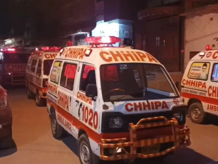 کراچی، لیاقت آباد میں موٹرسائیکل سے گر کر ایک خاتون جاں بحق