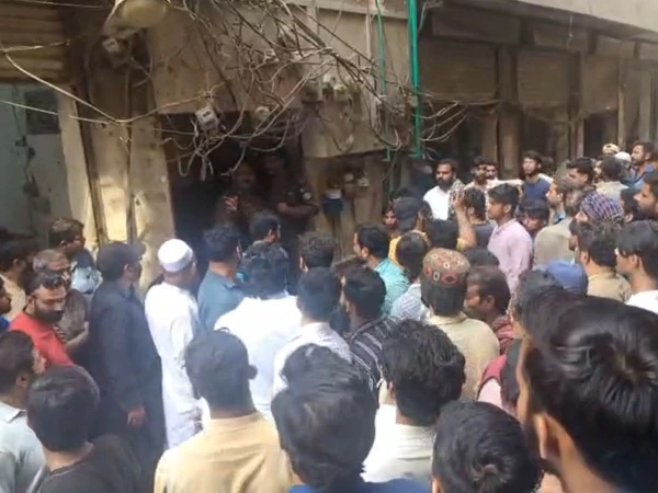 لاہور؛ پلازہ سے تین بچوں کی گلا کٹی لاش برآمد