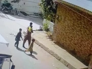 کراچی میں اغوا کے بعد قتل ہونے والی 5سالہ بچی سے متعلق ویڈیوز سامنے آگئیں