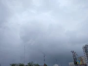 کراچی میں بادلوں کے ڈیرے، بارش کے کتنے امکانات؟