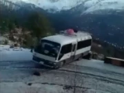 آزاد کشمیر؛ کوسٹر گہری کھائی میں جا گری، 5مسافر جاں بحق، ویڈیو بھی سامنے آگئی