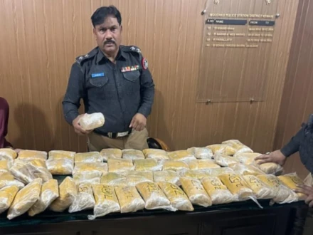 کراچی: موچکو پولیس کی بڑی کارروائی، 66 کلو اعلیٰ کوالٹی کی چرس برآمد، 2 ملزمان گرفتار