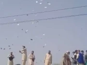 ہارون آباد: شادی میں نوٹوں، موبائل فونز اور قیمتی ملبوسات کی برسات، ویڈیو وائرل ہوگئی