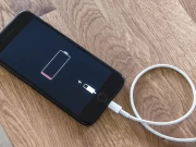 اسمارٹ فون کب چارج کریں؟ جب بیٹری بالکل ختم ہوجائے یا آدھی ہو؟