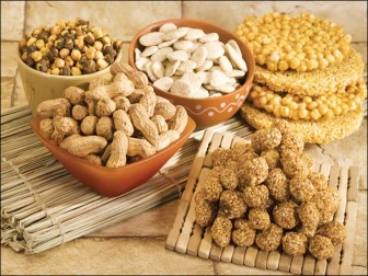 مونگ پھلی، گُڑ اور تل: سردیوں کی بہترین غذائیں