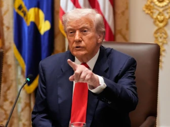 امریکی صدر ٹرمپ نے حماس کو جلد از جلد اسلحہ پھینکنے کی دھمکی دیدی