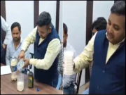 ایک لیٹر کیمیکل سے 500 لیٹر جعلی دودھ بنانے والا شخص گرفتار