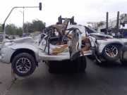 کراچی: راشد منہاس روڈ پر تیز رفتار ڈمپر کار پر الٹ گیا، ماں بیٹی جاں بحق، بچی شدید زخمی