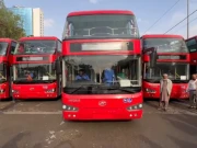 ماضی کی یاد تازہ؛ نصف صدی کے بعد ڈبل ڈیکر بسیں کراچی کی سڑکوں پر، ویڈیو دیکھیں