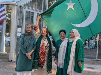 یومِ پاکستان کی مناسبت سے بیرون ملک پاکستانیوں کا وطن سے محبت کا والہانہ اظہار