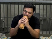 ڈکی بھائی ’’جیل کے کھانے‘‘ کے گُن گانے لگے، مداحوں کو بھی مشورہ دے ڈالا