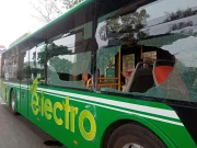 راولپنڈی میں گرین الیکڑک بس کو حادثہ، شیشے ٹوٹ گئے
