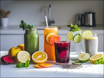 انرجی ڈرنکس کے بجائے قدرتی غذائیں اپنائیں، جسمانی توانائی بڑھانے کے مؤثر طریقے