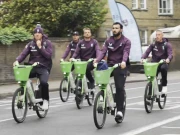 ویسٹ انڈیز کیخلاف میچ؛ انگلش ٹیم سائیکلوں پر اسٹیڈیم کیوں پہنچی؟