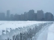 امریکا شدید سرد لہروں کی لپیٹ میں، مشی گن جھیل برف سے ڈھک گئی