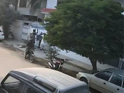 کراچی: بینک سے نکلنے والے بزرگ شہری کو ڈاکوؤں نے لوٹ لیا