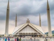 فیصل مسجد میں نامناسب لباس میں داخلے اور ویڈیوز بنانے پر پابندی کی درخواست پر نوٹسز جاری