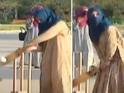 کراچی کی 'برقع بیٹر' نے لڑکوں کو بھی ناکوں چنے چبوا دیے، ویڈیو وائرل