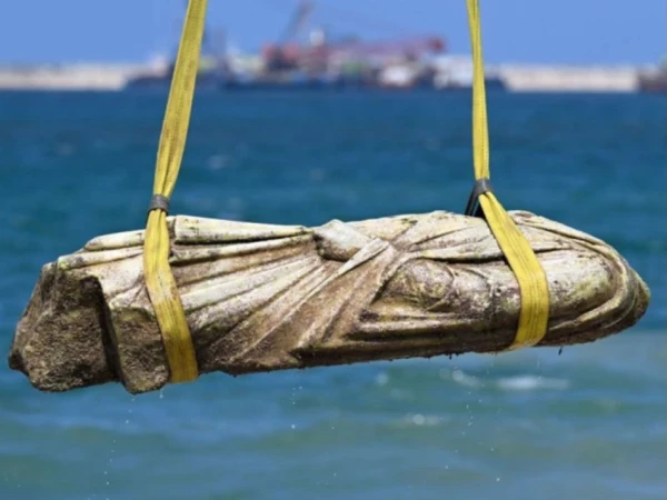 अलेक्जेंड्रिया के तट पर समुद्र में 2,000 साल पुराने एक शहर के अवशेष मिले