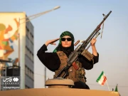 ایران میں حکومت کے حق میں مظاہرے، اسلحہ بردار خواتین کی انٹری نے سب کو حیران کر دیا