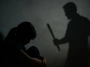 میڈیکل ٹیسٹ میں نمبر کیوں کم آئے؛ بھارت میں باپ نے ڈنڈے مار کر بیٹی کو ہلاک کردیا 