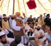 ادارے مفت کی تنخواہیں نہ لیں شیخ ادریس کے قاتلوں کو گرفتار کریں، فضل الرحمان