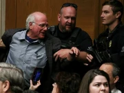 بین اینڈ جیری کے بانی بین کوہن امریکی سینیٹ میں غزہ پر احتجاج کے دوران گرفتار