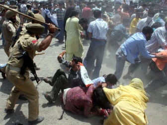بھارتی فوج کی ریاستی دہشتگردی، 3500 کشمیری گرفتار، مکانات دھماکے سے اُڑا دیے