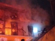 کراچی، سائٹ ایریا کی فیکٹری میں آگ بھڑک اٹھی، فائر بریگیڈ کی چار گاڑیاں آگ بجھانے میں مصروف