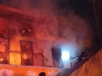 کراچی، سائٹ ایریا کی فیکٹری میں لگنے والی آگ پر قابو پا لیا گیا، کولنگ کا عمل جاری