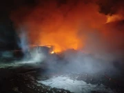 ماڑی پور گیٹ نمبر 4 پر لُنڈا کے کپڑوں کے گودام میں خوفناک آگ بھڑک اٹھی