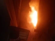 کراچی: گودام اور  فاسٹ فوڈ ریسٹورنٹ کے کچن میں آتشزدگی، بھاری مالیت کا سامان جل کر خاکستر