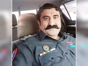 پشاور؛ نامعلوم افراد کی گاڑی پر فائرنگ، ایکسائز آفیسر زخمی