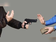 کراچی، ڈکیتی مزاحمت پر ڈاکوؤں کی فائرنگ سے 3 افراد زخمی