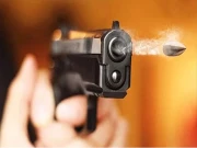 کراچی؛ غریب آباد میں ڈاکو کی فائرنگ سے پولیس اہلکار زخمی