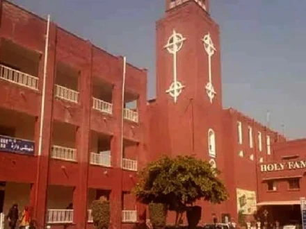 ہولی فیملی اسپتال کے ڈاکٹرز کا بڑا کارنامہ، بچے کا کٹا ہوا ہاتھ جوڑ دیا