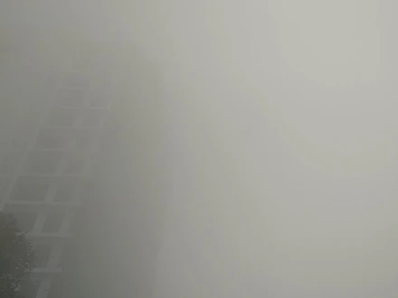 کراچی میں صبح سویرے شدید دھند، حد نگاہ صفر ہوگئی