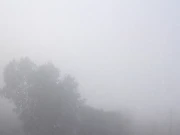 کراچی میں صبح کے وقت دھند، حد نگاہ متاثر