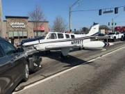 امریکا میں تربیتی طیارہ مصروف شاہراہ پر گاڑیوں سے ٹکرا گیا، ویڈیو وائرل ہوگئی