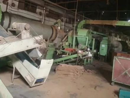 مردان میں غیر قانونی سگریٹ فیکٹری پر ریونیو ٹیکس آفس کا چھاپہ