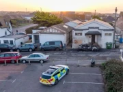 انگلینڈ میں مسجد کو نقصان پہنچانے کی کوشش، باہر کھڑی کار جلادی گئی