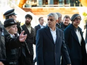 لندن میں سکیورٹی کی سنگین غفلت، میئر کے گارڈز اسلحہ سڑک پر بھول گئے