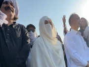 ڈی چوک احتجاج، اسلام آباد پولیس نے بانی پی ٹی آئی، بشریٰ بی بی کے ناقابل ضمانت وارنٹ حاصل کرلیے