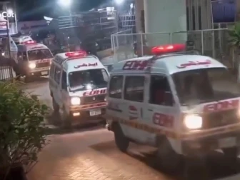 کراچی؛ سولجر بازار گل رانا کالونی میں گیس سلینڈر دھماکہ، چھت گرنے سے 1 جاں بحق اور 10 زخمی