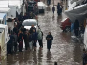 غزہ میں تباہ کن بارشیں: ہزاروں خیمے ڈوب گئے، سردی نے زندگی اجیرن بنا دی