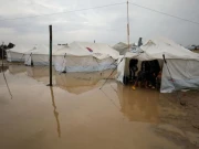 غزہ میں بارش کا قہر: آٹھ ماہ کی بچی سردی سے جاں بحق، خیمہ بستیوں میں تباہی