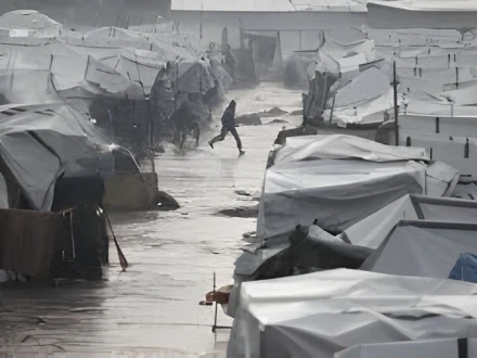 جنگ زدہ غزہ میں انسانی المیہ مزید گہرا، سردی نے نومولود کی جان لے لی