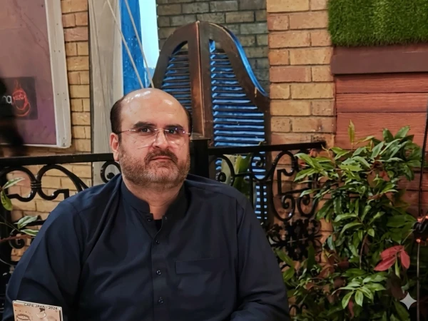 رکن قومی اسمبلی اظہر خان لغاری کے بیٹے اور  مسلم لیگ ن سوشل 