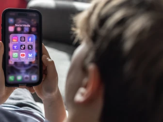 پرتگال میں بچوں پر سوشل میڈیا پابندی کا بِل منظور